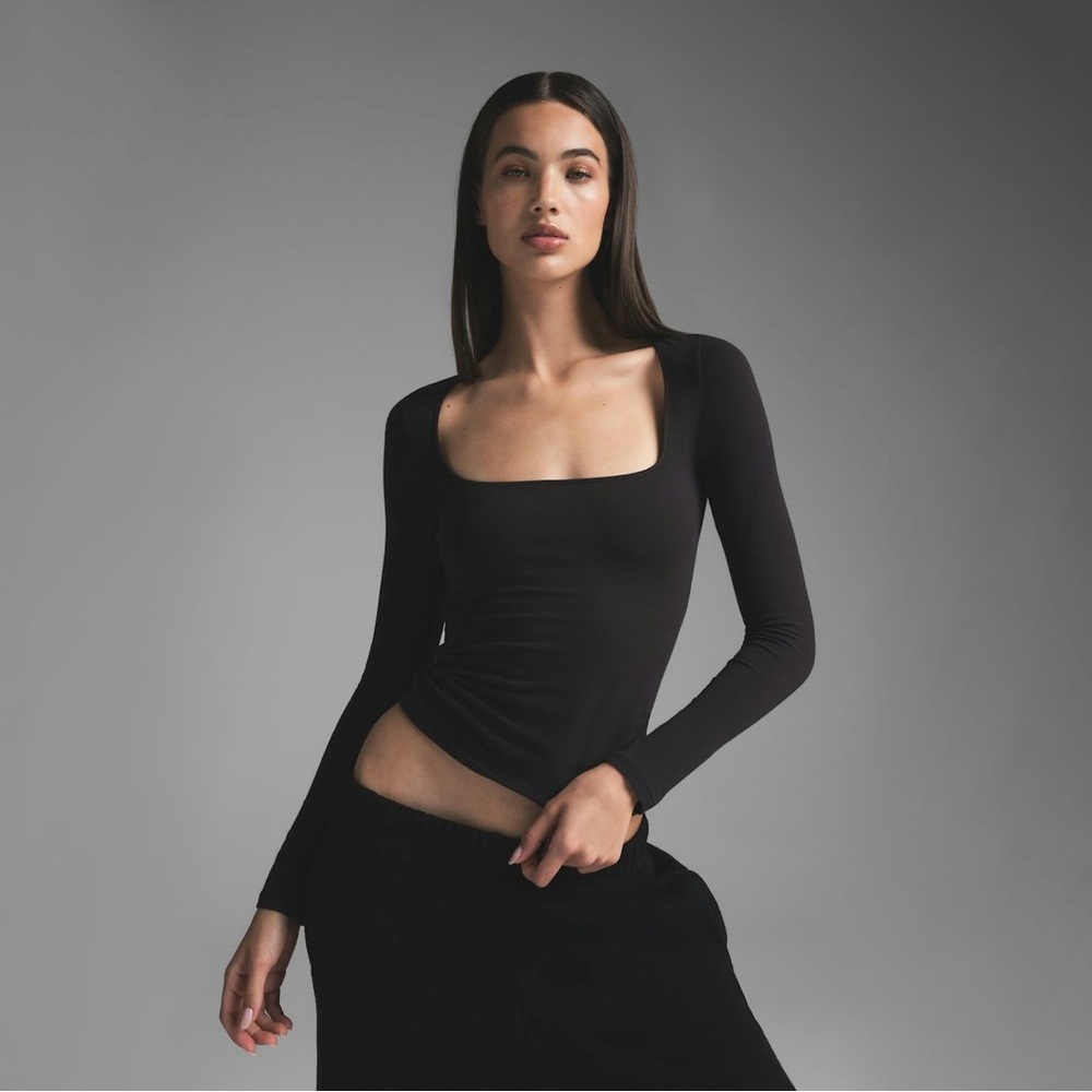 SKIMS Long Sleeve Scoop Neck Tee in Black - Picture 3 of 5